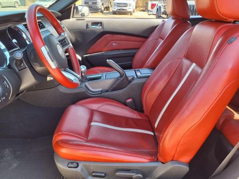 Used 2010 Ford Mustang GT Premium image 23