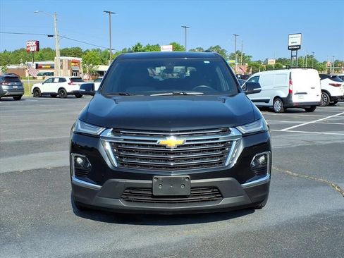 Used 2023 Chevrolet Traverse LT AWD/4WD image 2