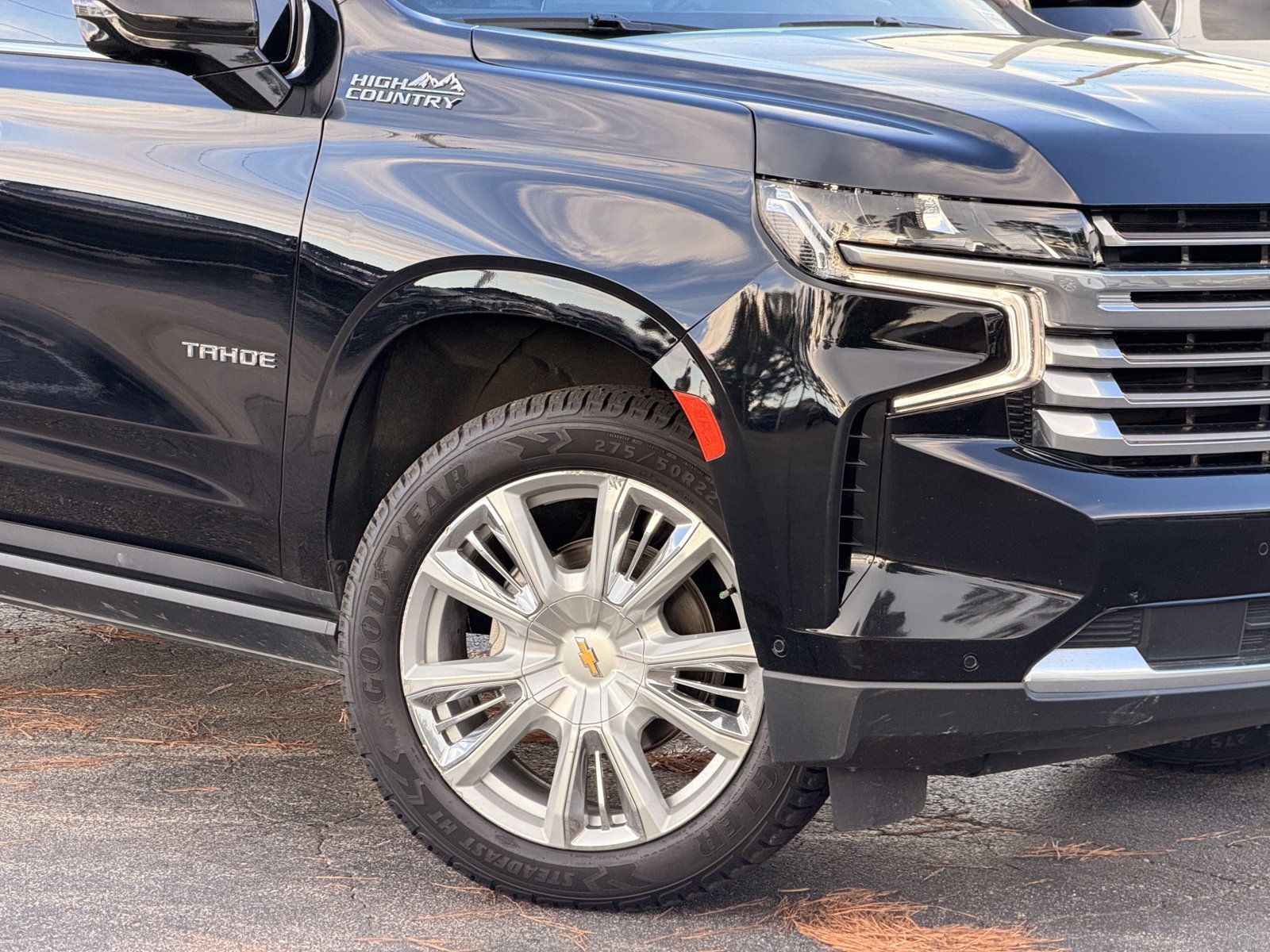 Used 2024 Chevrolet Tahoe High Country w/ Advanced Technology Package AWD/4WD image 3