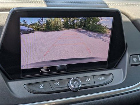 Used 2022 Chevrolet Blazer LT FWD image 23