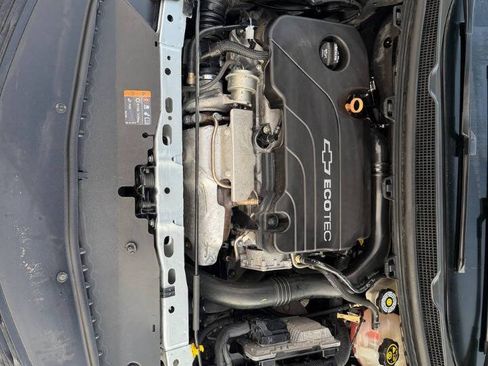 Used 2018 Chevrolet Cruze LS FWD image 25