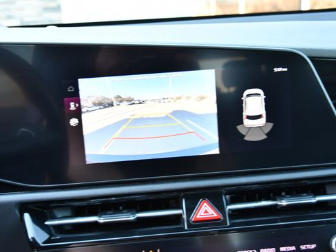 Used 2023 Kia Niro EX Touring image 16