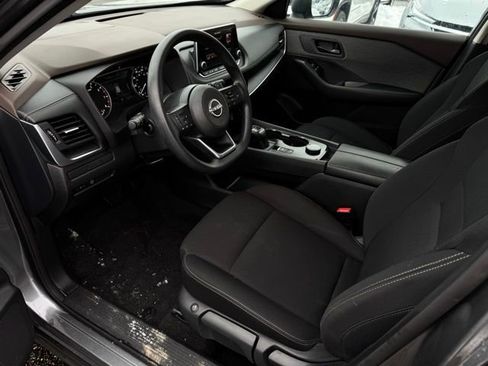 Used 2023 Nissan Rogue S image 15