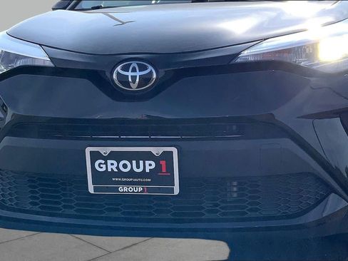 Used 2020 Toyota C-HR LE FWD image 30
