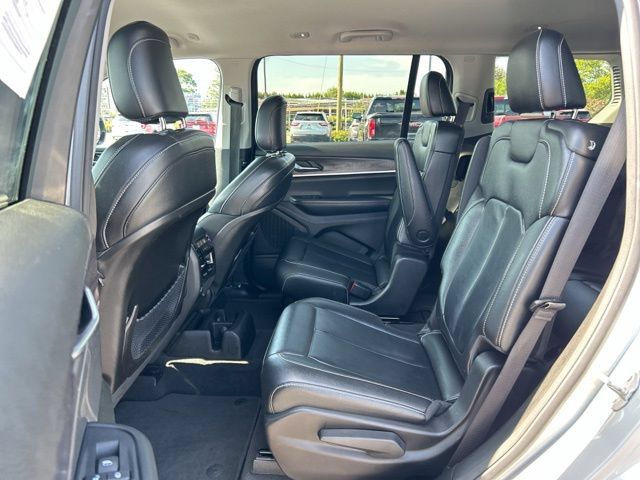 Used 2023 Jeep Grand Cherokee L Limited AWD/4WD image 19