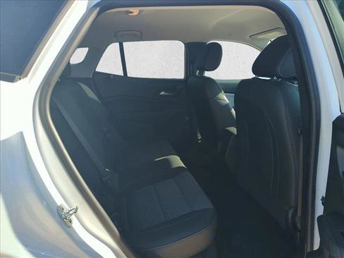 Used 2025 Chevrolet Trax LT image 17