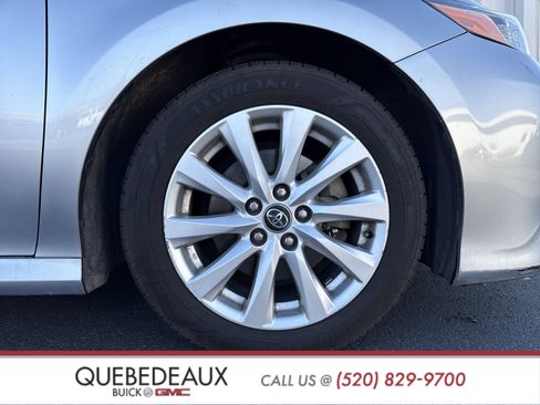 Used 2020 Toyota Camry LE w/ Carpet Mat Package image 32