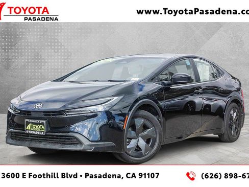Used 2024 Toyota Prius LE image 1