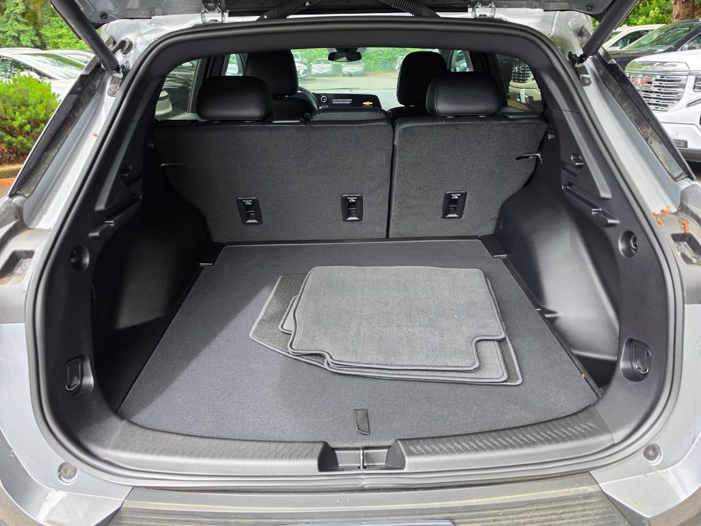 New 2026 Chevrolet Equinox EV LT AWD/4WD image 14