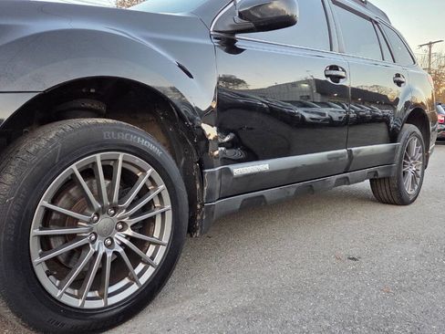 Used 2011 Subaru Outback 2.5i Limited w/ PWR Moonroof Pkg image 6