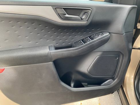 Used 2020 Ford Escape S image 24