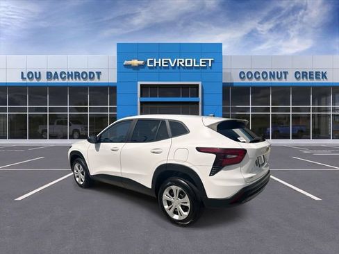Used 2025 Chevrolet Trax LS FWD image 6