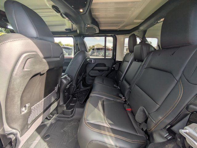 New 2025 Jeep Wrangler Unlimited Sahara AWD/4WD image 12