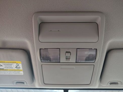 Used 2018 Nissan Frontier SV image 6