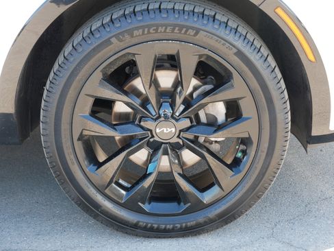 Certified 2023 Kia Sorento SX AWD/4WD image 9