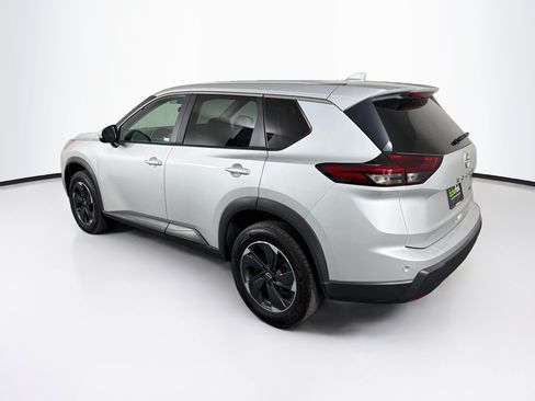 Used 2025 Nissan Rogue SV AWD/4WD image 5