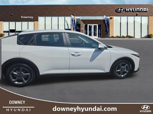 Used 2025 Kia K4 FWD image 6