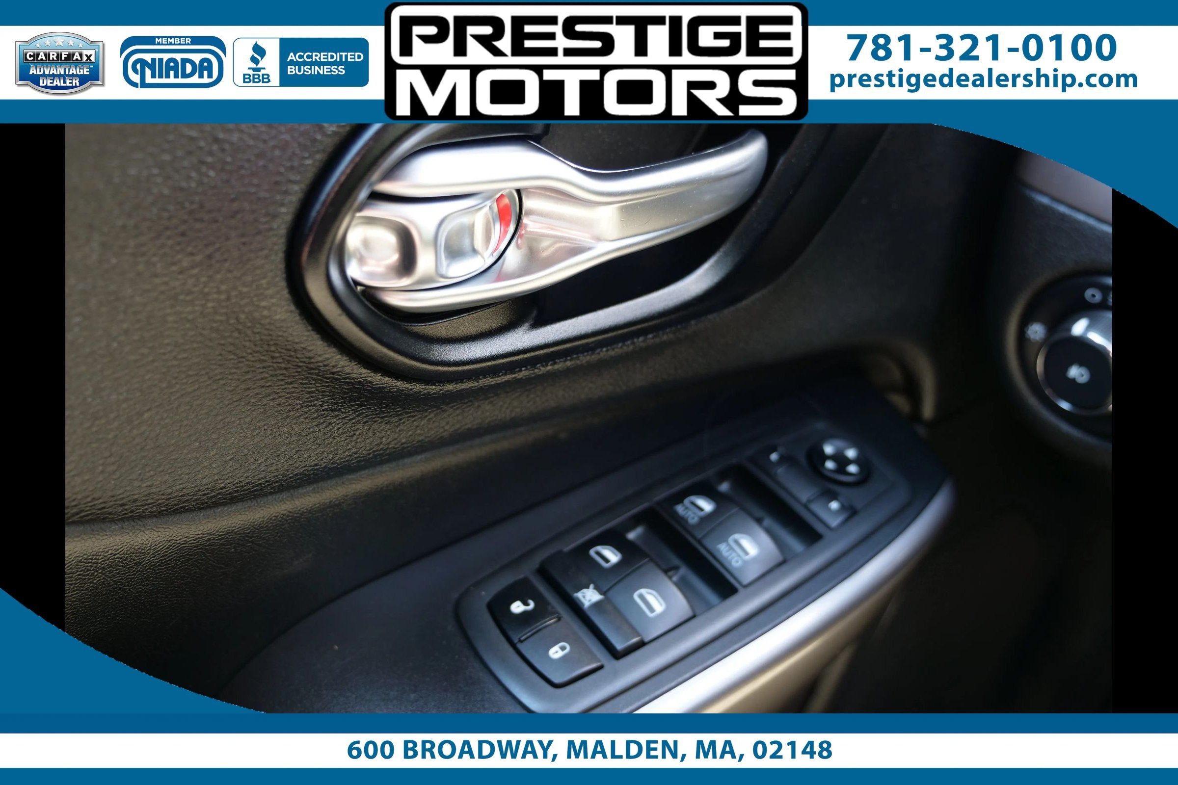 Used 2021 Jeep Cherokee Latitude Plus w/ Mopar Interior Package AWD/4WD image 28