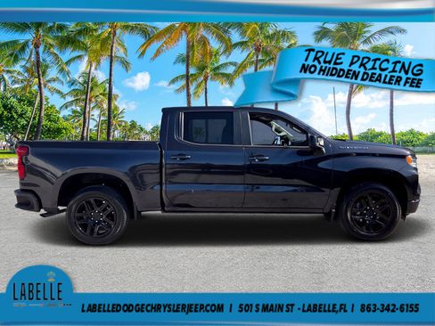 Used 2022 Chevrolet Silverado 1500 RST RWD image 2