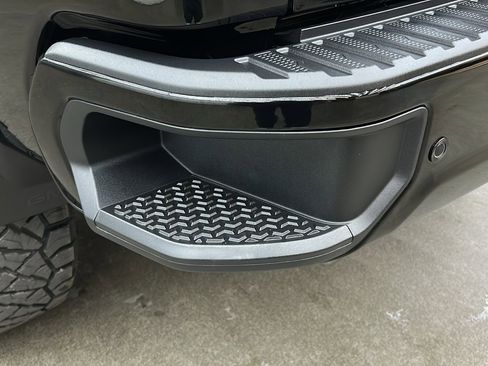 Used 2025 GMC Sierra 3500 Denali w/ Denali Reserve Package image 15