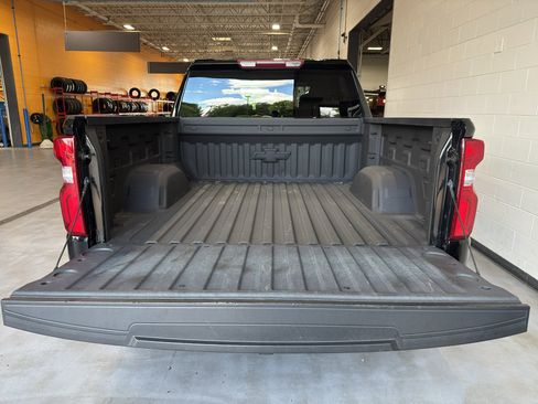 Used 2022 Chevrolet Silverado 1500 RST AWD/4WD image 19