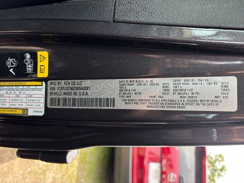 Used 2025 Jeep Wrangler Unlimited Sahara AWD/4WD image 31