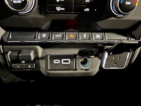 Used 2025 Chevrolet Silverado 2500 Custom w/ Custom Convenience Package image 35