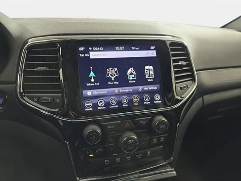 Used 2021 Jeep Grand Cherokee Laredo X AWD/4WD image 24