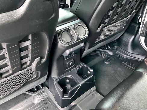 Used 2020 Jeep Gladiator Rubicon AWD/4WD image 11
