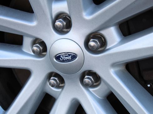 Used 2013 Ford Explorer XLT image 38