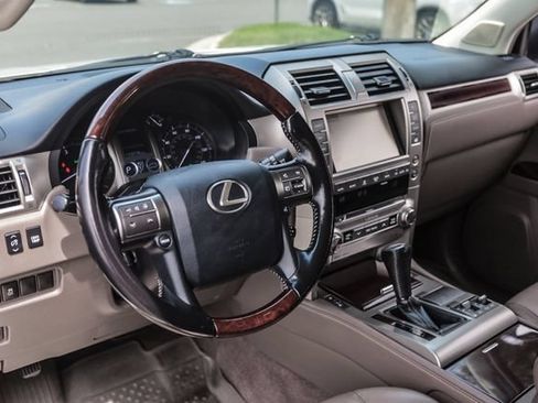 Used 2018 Lexus GX 460 Premium AWD/4WD image 23