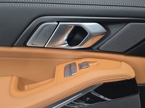 Certified 2024 BMW X7 xDrive40i w/ M Sport Package image 27