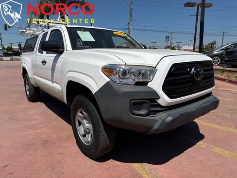 Used 2019 Toyota Tacoma SR image 2