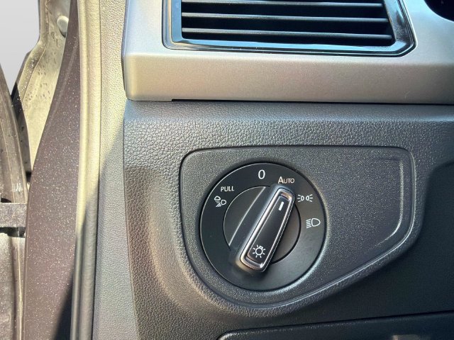 Used 2021 Volkswagen Atlas SEL FWD image 29