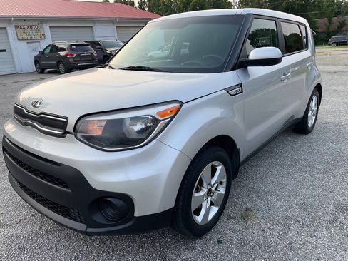 Used 2018 Kia Soul w/ Convenience Package FWD image 3