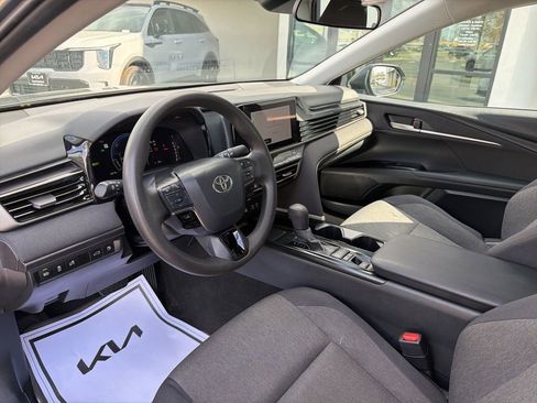 Used 2025 Toyota Camry LE FWD image 26
