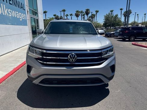 Certified 2023 Volkswagen Atlas Cross Sport SE AWD/4WD image 2