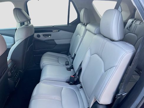 Used 2025 Honda Pilot EX-L image 24