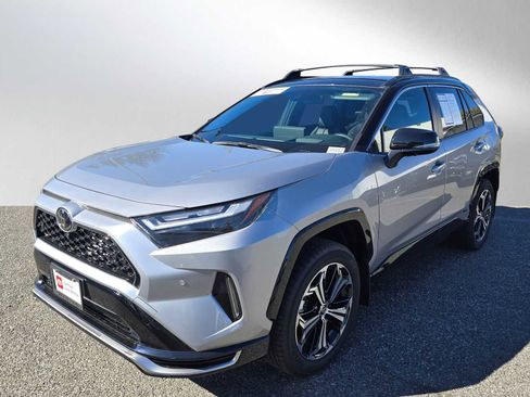 Used 2024 Toyota RAV4 XSE w/ Weather Package image 7