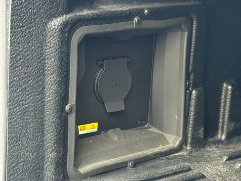 Used 2022 Ford F150 XLT w/ Equipment Group 302A High image 17