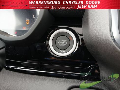 New 2026 RAM 1500 Laramie AWD/4WD image 31