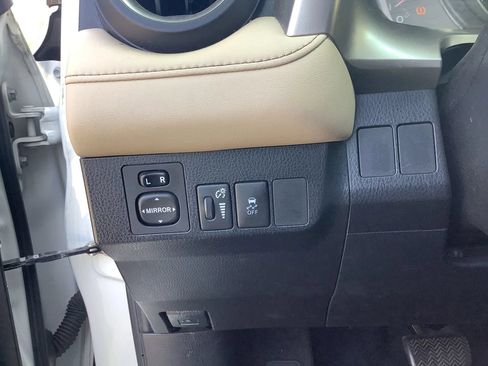 Used 2015 Toyota RAV4 XLE FWD image 27
