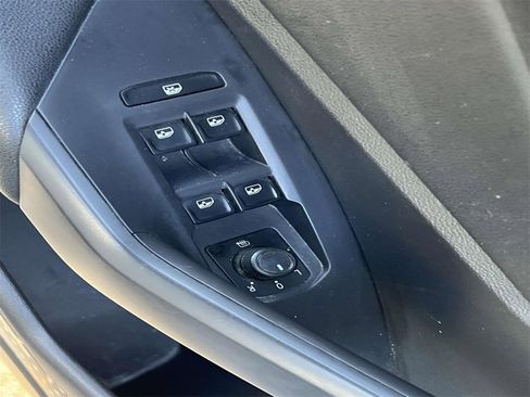 Used 2020 Volkswagen Jetta SE image 12