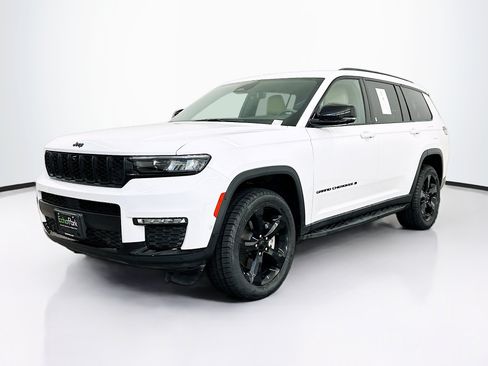 Used 2023 Jeep Grand Cherokee L Limited w/ Luxury Tech Group II AWD/4WD image 3