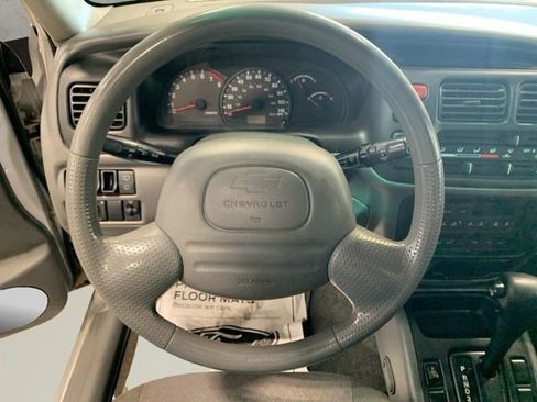 Used 2002 Chevrolet Tracker 4WD w/ Preferred Equipment Group image 20