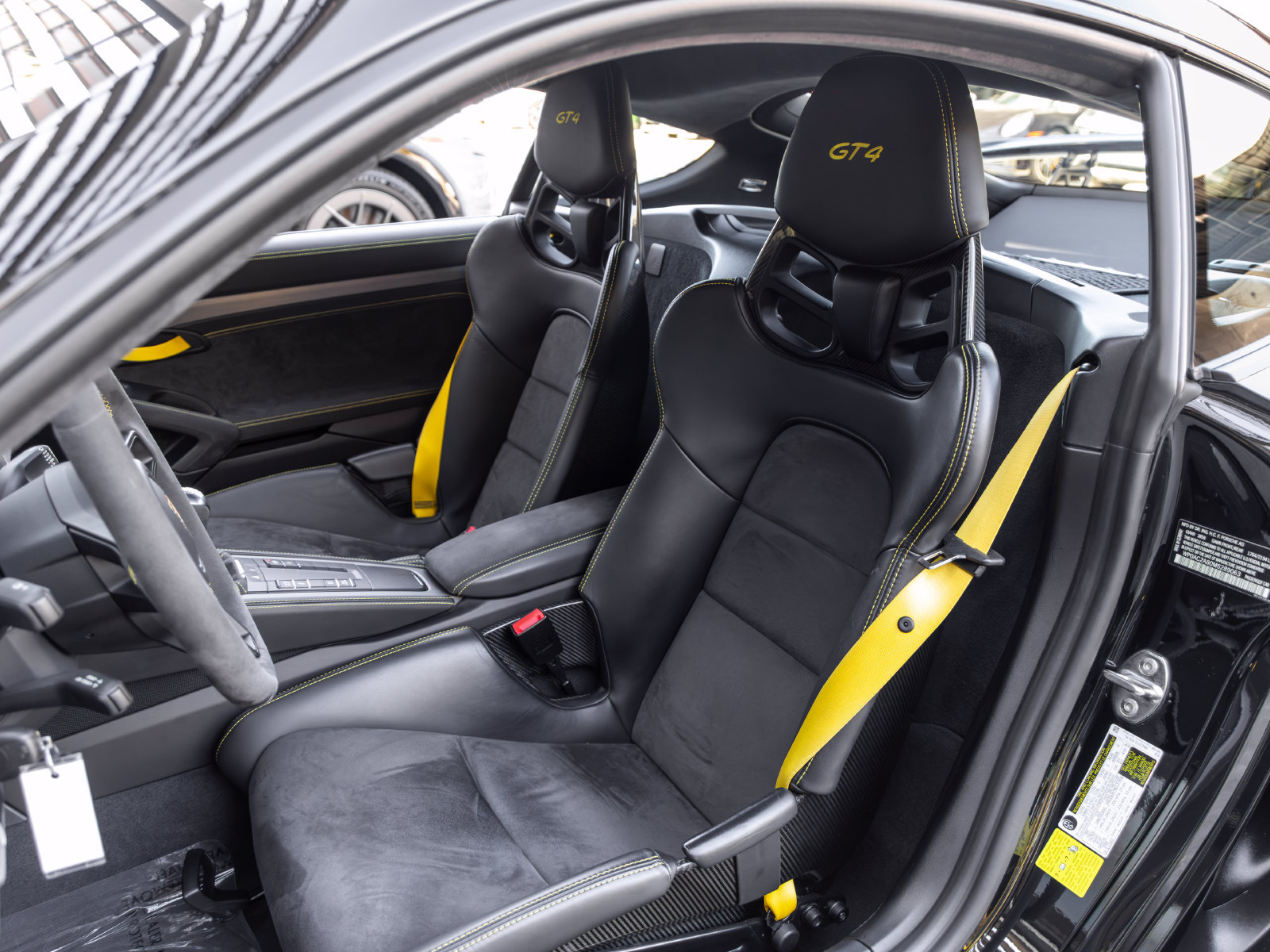 Certified 2021 Porsche 718 Cayman GT4 RWD image 33