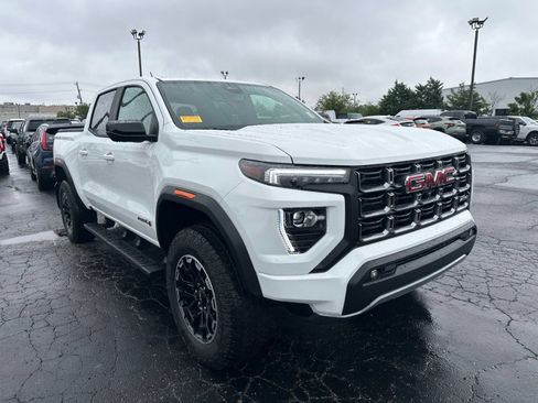 Used 2026 GMC Canyon AT4 w/ Technology Plus Package AWD/4WD image 3