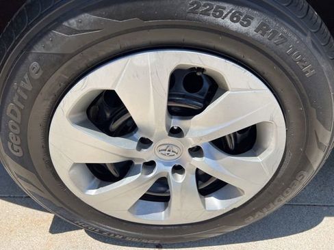 Used 2020 Toyota RAV4 LE w/ All Weather Liner Package AWD/4WD image 7
