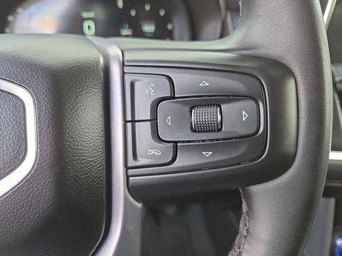 Used 2024 GMC Yukon SLT AWD/4WD image 32