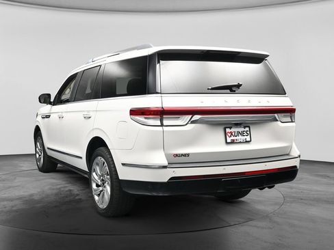 Used 2024 Lincoln Navigator Premiere AWD/4WD image 10